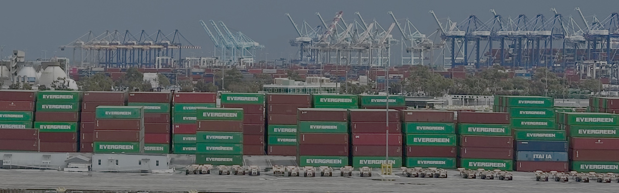 Image of shipping containers on the pier